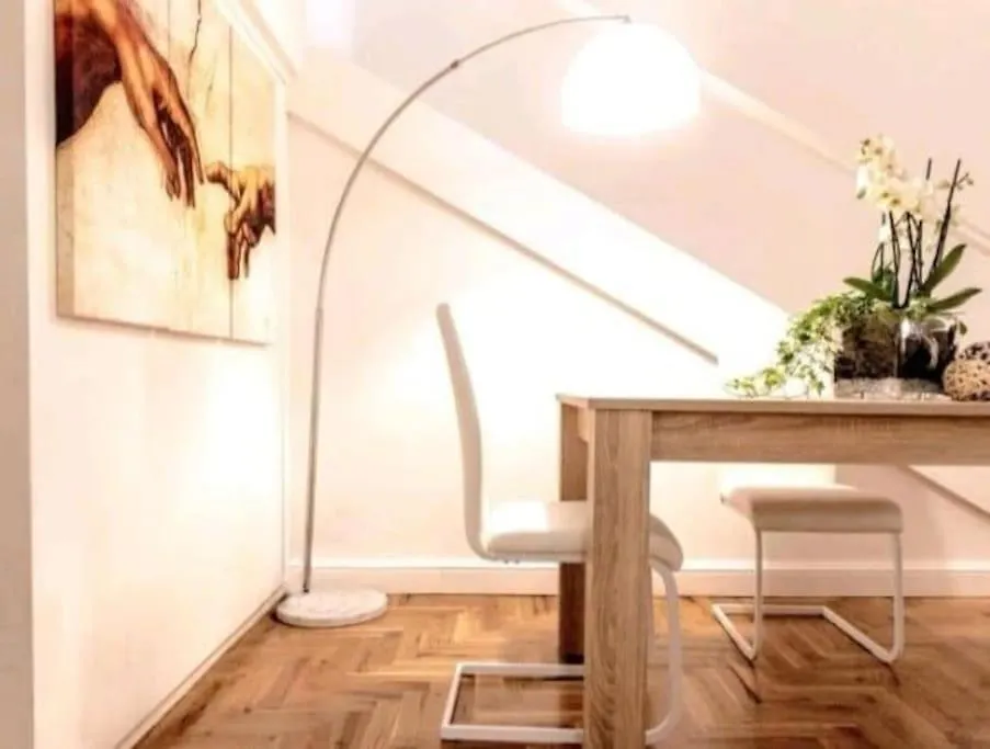 Campo De'Fiori-Rome By Foot Charming Apartment Aircwif Netflix Italy