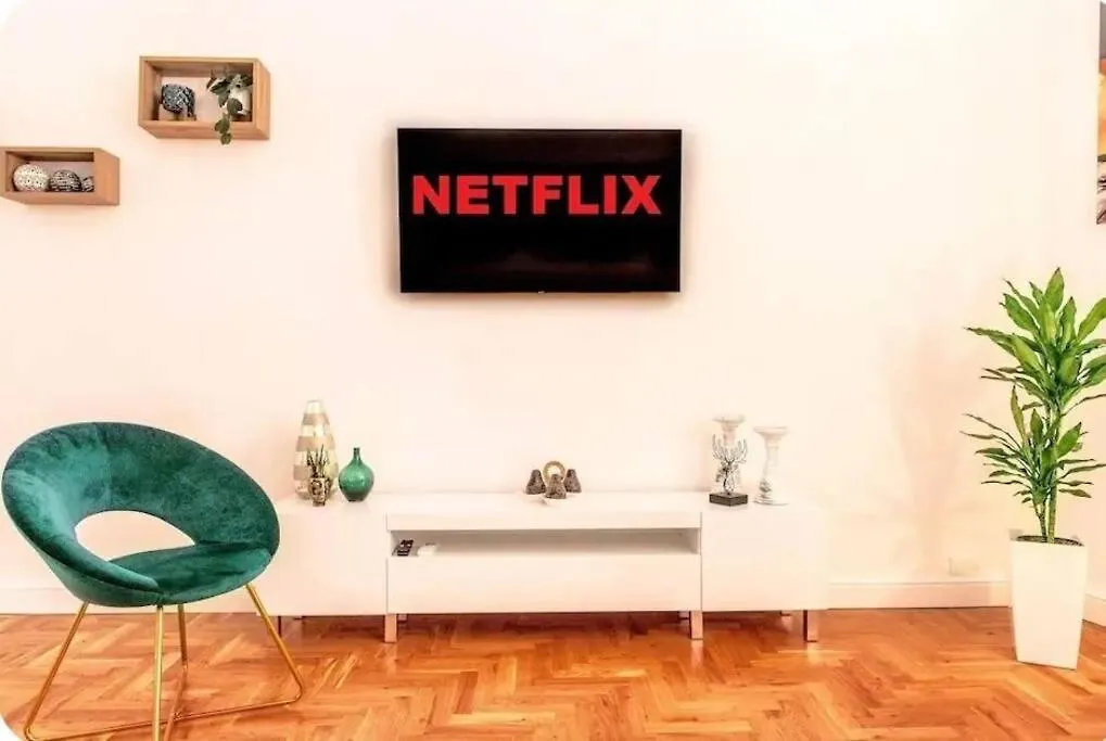 Campo De'Fiori-Rome By Foot Charming Apartment Aircwif Netflix 0*, Rome Italy
