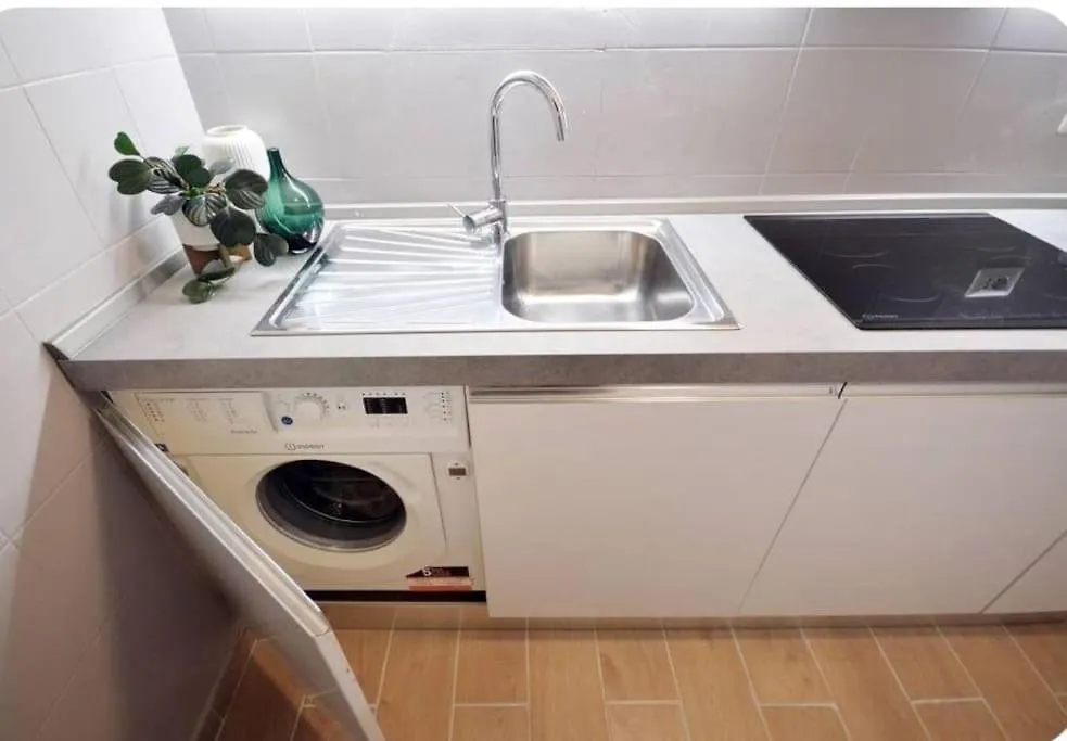 Campo De'Fiori-Rome By Foot Charming Apartment Aircwif Netflix