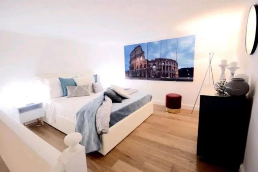 Campo De'Fiori-Rome By Foot Charming Apartment Aircwif Netflix 0*, Rome Italy