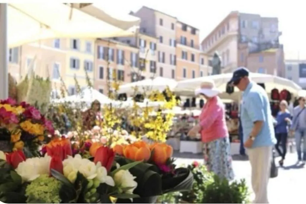 Campo De'Fiori-Rome By Foot Charming Apartment Aircwif Netflix  Řím
